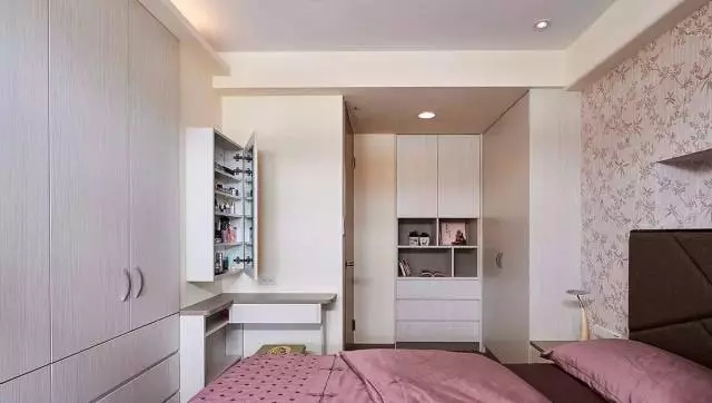 卧室收纳