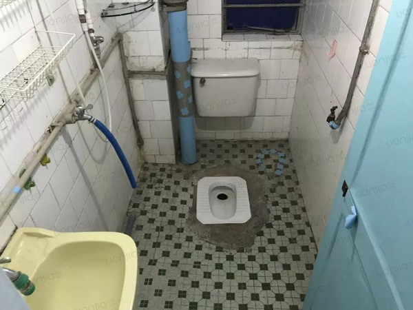 卫生间改造前.jpg
