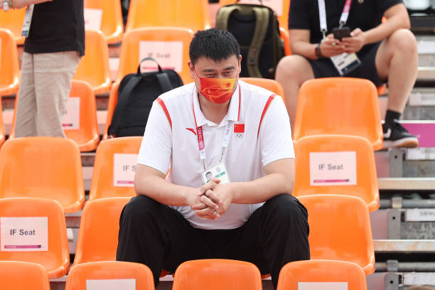 姚明NBA生涯薪资总额：从状元秀到亿元合同